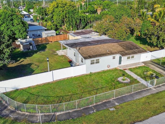 Продажа дома по адресу 19632 SW 120th Ave - фото 7465235