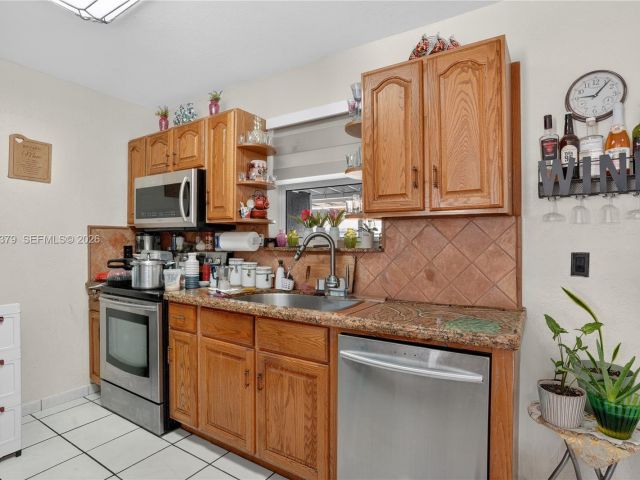 Продажа дома по адресу 19632 SW 120th Ave - фото 7465244