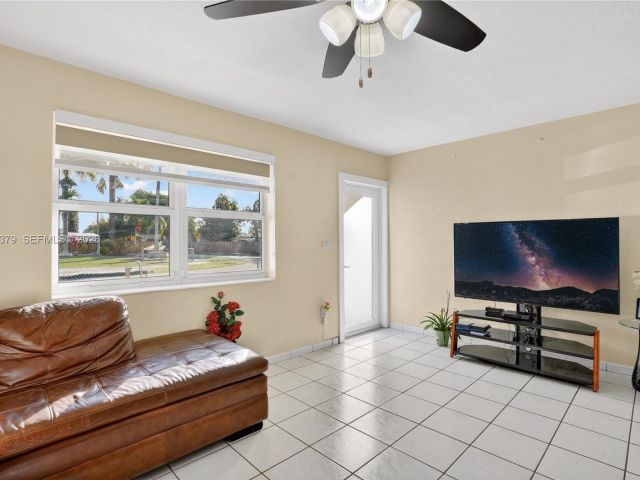 Продажа дома по адресу 19632 SW 120th Ave - фото 7465248