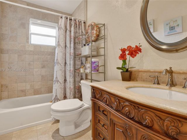 Продажа дома по адресу 19632 SW 120th Ave - фото 7465251