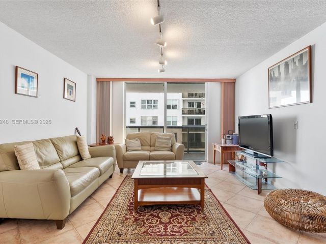 Продажа квартиры #1104 - фото 7096404