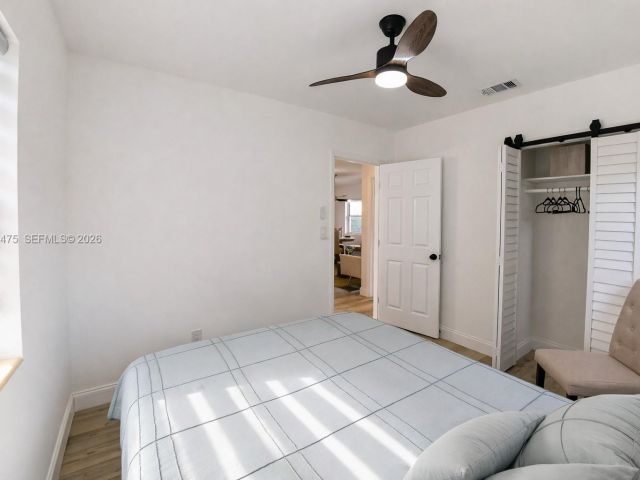 Продажа дома по адресу 1032 NW 11th Pl - фото 7436421