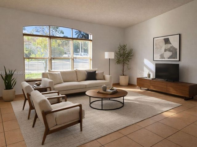 Дом в аренду по адресу 13064 NW 9th Ct 13064 - фото 7454927