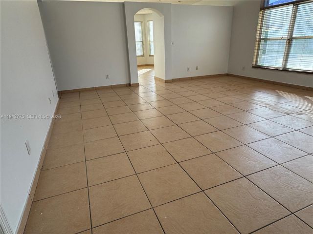 Дом в аренду по адресу 13064 NW 9th Ct 13064 - фото 7454931