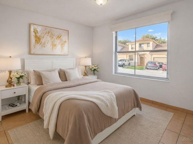 Дом в аренду по адресу 13064 NW 9th Ct 13064 - фото 7454933