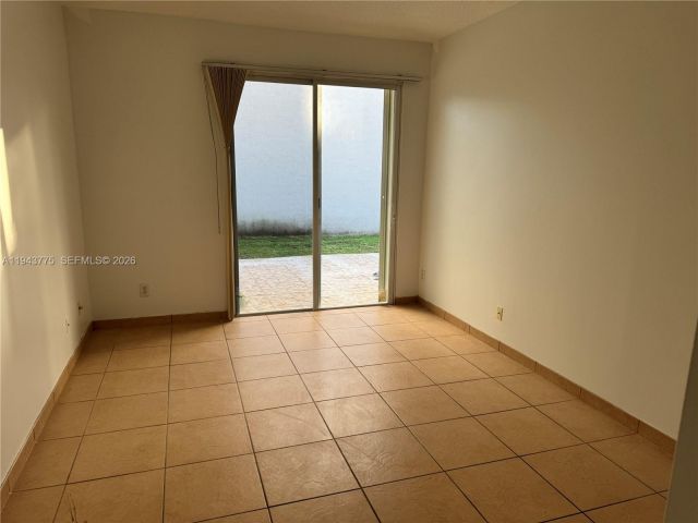 Дом в аренду по адресу 13064 NW 9th Ct 13064 - фото 7454936