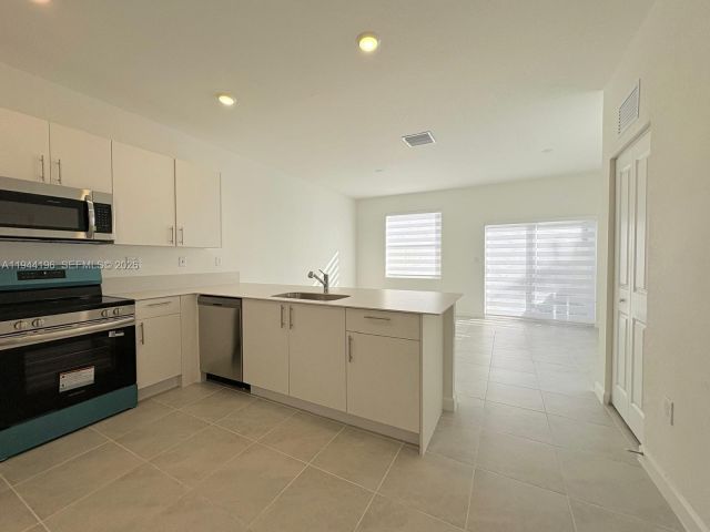 Дом в аренду по адресу 12168 SW 268 Lane - фото 7435667