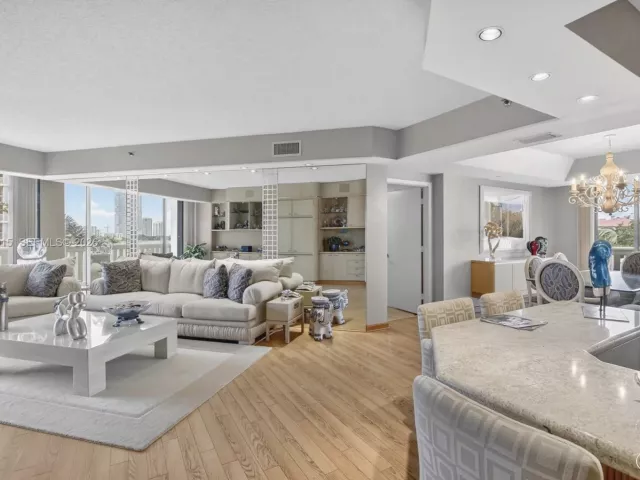 Продажа квартиры #502 - фото 7167454