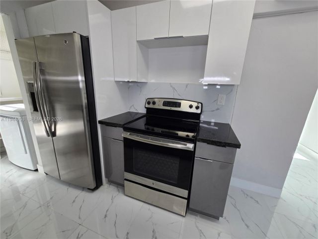 Дом в аренду по адресу 1320 NE 211th Ter - фото 7439744