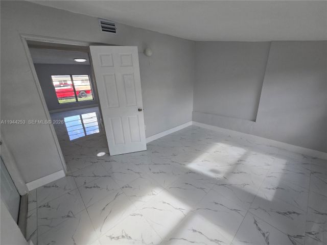 Дом в аренду по адресу 1320 NE 211th Ter - фото 7439749