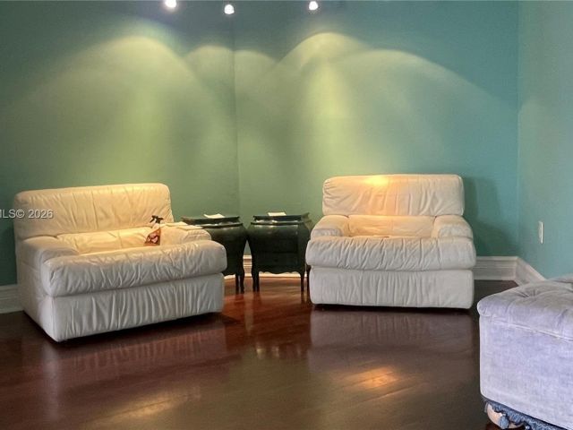 Продажа квартиры #1105 - фото 7427338