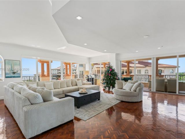 Продажа квартиры #7777 - фото 7096674