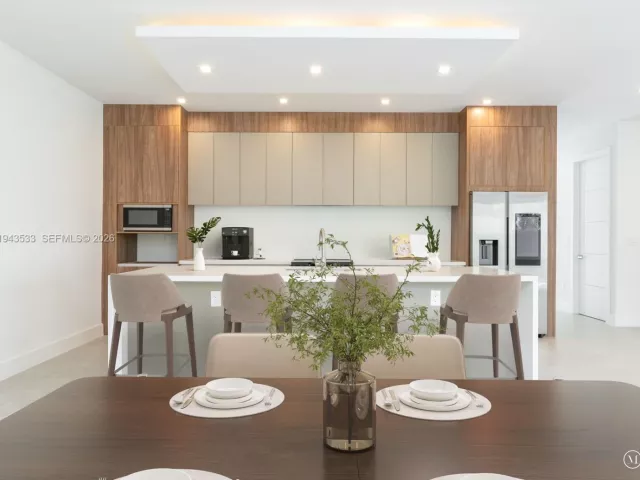 Дом в аренду по адресу 1703 SW 23rd St - фото 7099174