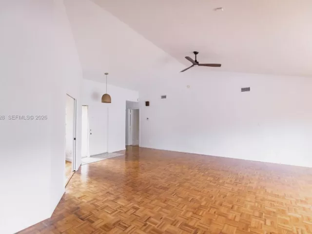 Дом в аренду по адресу 8775 SW 57th St - фото 7128367