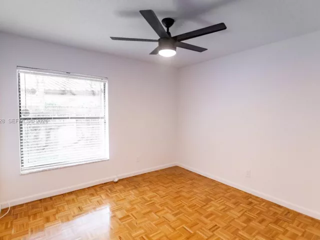 Дом в аренду по адресу 8775 SW 57th St - фото 7128355