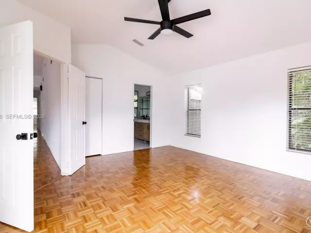 Дом в аренду по адресу 8775 SW 57th St - фото 7128361