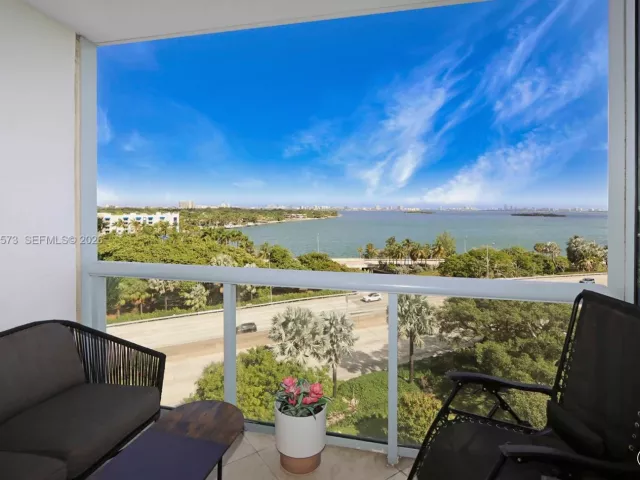 Продажа квартиры #712 - фото 7168330