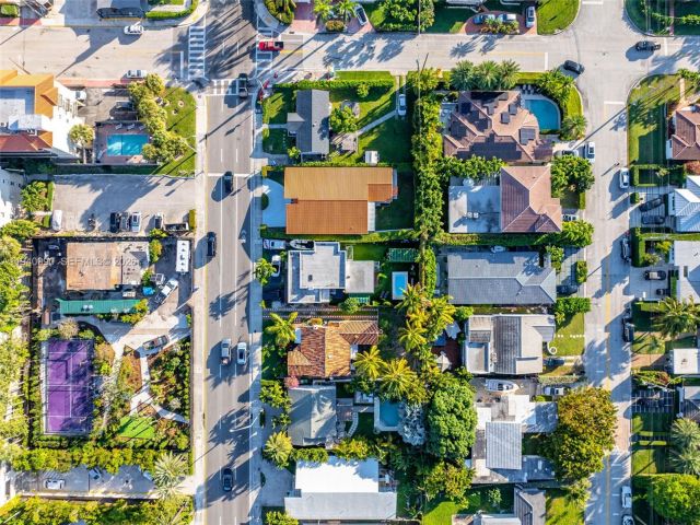 Продажа дома по адресу 8918 Harding Ave - фото 7098622