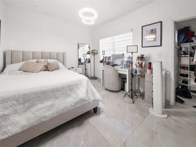 Продажа дома по адресу 8918 Harding Ave - фото 7098624