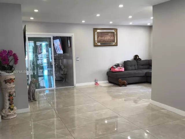 Продажа дома по адресу 2118 NW 86th St - фото 7608833