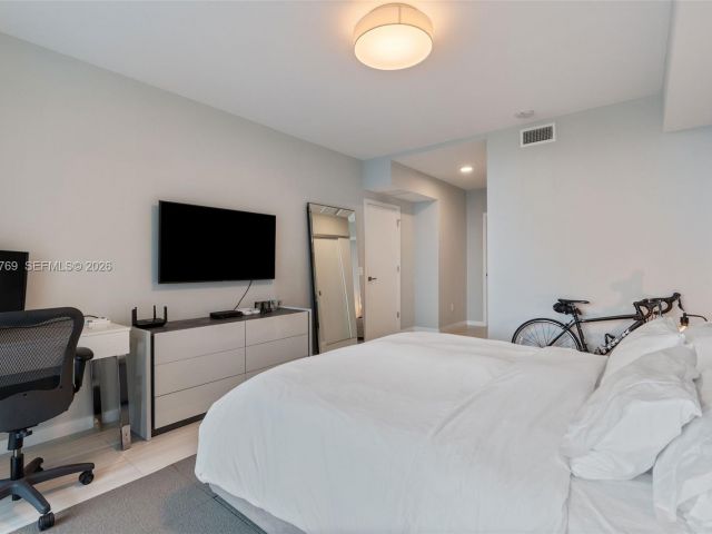 Продажа квартиры #3702 - фото 7098970