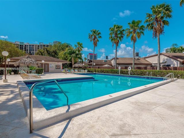 Дом в аренду по адресу 2753 S Parkview Dr - фото 7146631