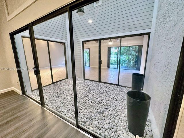 Дом в аренду по адресу 2753 S Parkview Dr - фото 7146637