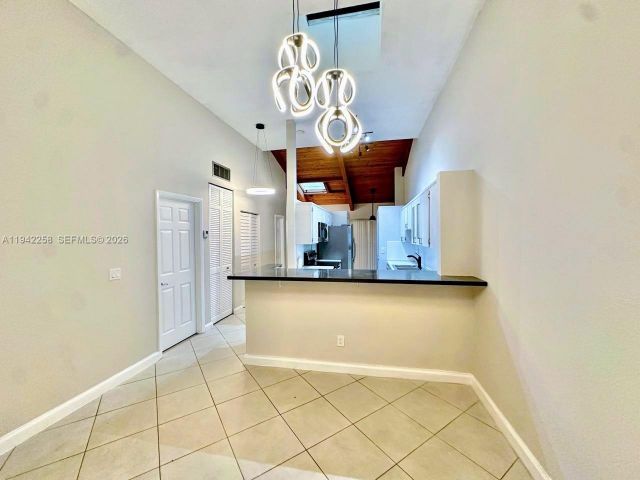 Дом в аренду по адресу 2753 S Parkview Dr - фото 7146639