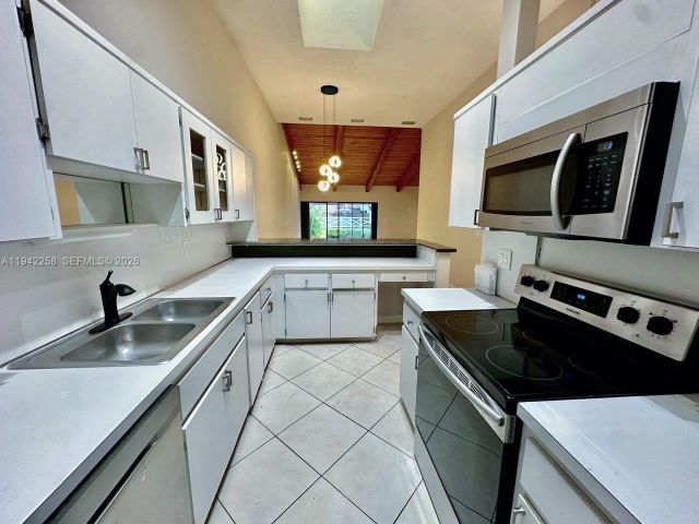 Дом в аренду по адресу 2753 S Parkview Dr - фото 7146640