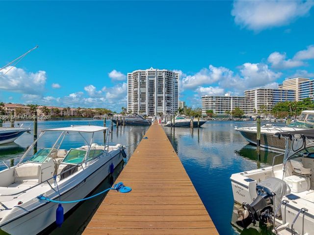Дом в аренду по адресу 2753 S Parkview Dr - фото 7146643