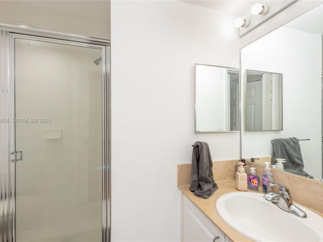 Продажа квартиры #3403 - фото 7116291