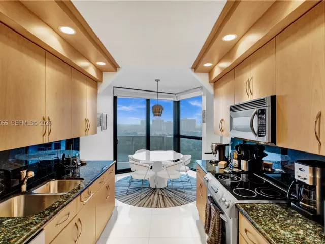 Продажа квартиры #1002 - фото 7113235