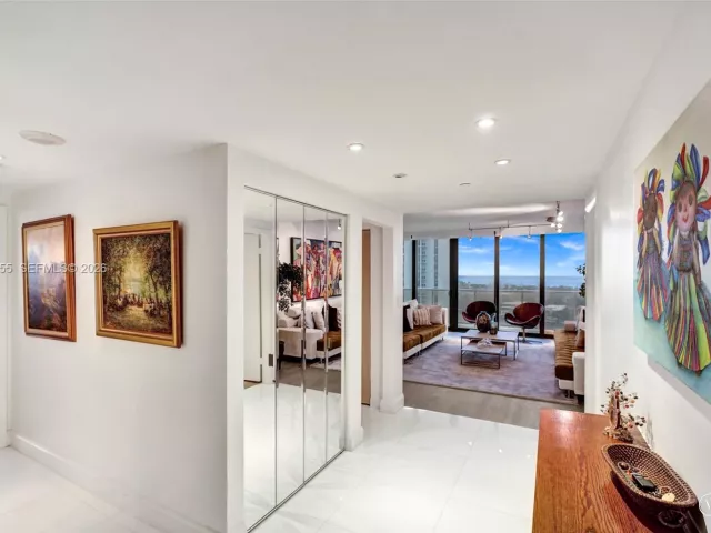 Продажа квартиры #1002 - фото 7113222