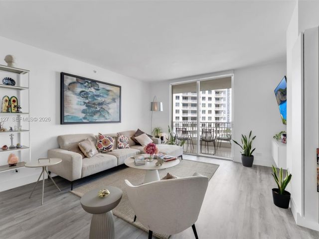 Продажа квартиры #1506 - фото 7176111