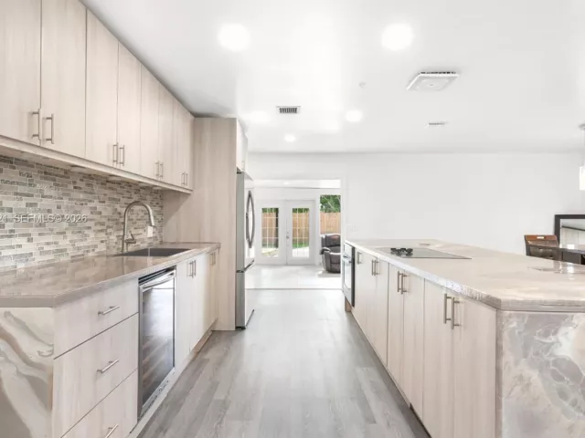 Дом в аренду по адресу 3604 Boulevard Chatelaine - фото 7117167