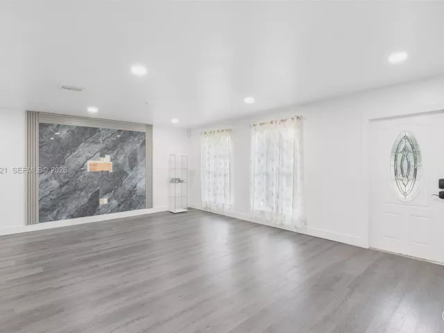 Дом в аренду по адресу 3604 Boulevard Chatelaine - фото 7117170