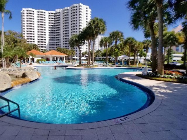 Квартира в аренду номер1002 - фото 7438256