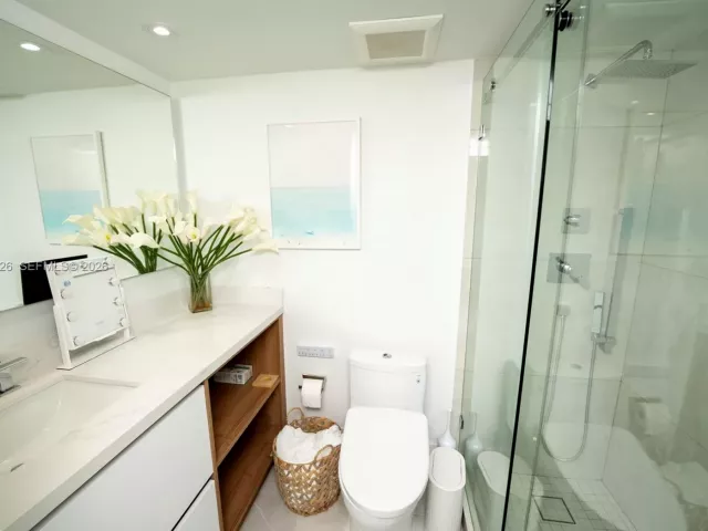 Дом в аренду по адресу 881 Ocean Dr TH15 - фото 7119506