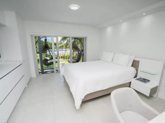 Дом в аренду по адресу 881 Ocean Dr TH15 - фото 7119509