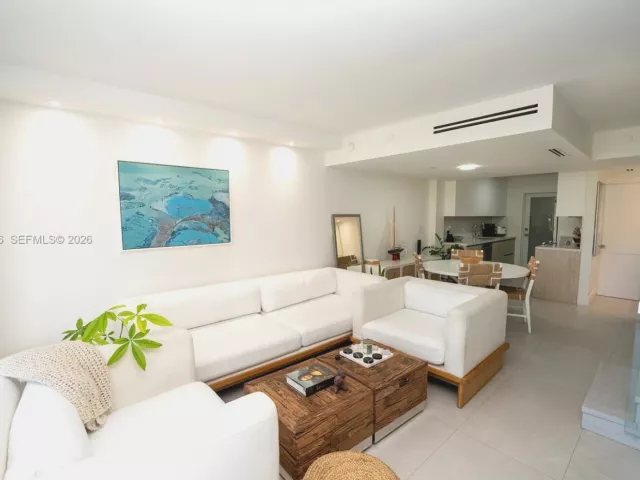 Дом в аренду по адресу 881 Ocean Dr TH15 - фото 7119496