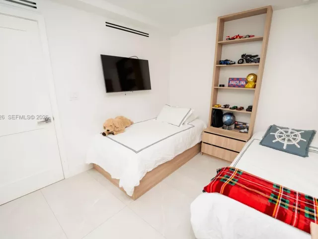 Дом в аренду по адресу 881 Ocean Dr TH15 - фото 7119502