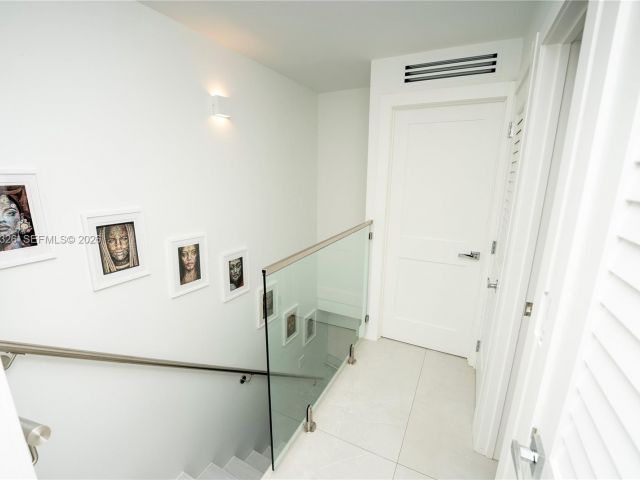 Дом в аренду по адресу 881 Ocean Dr TH15 - фото 7119491