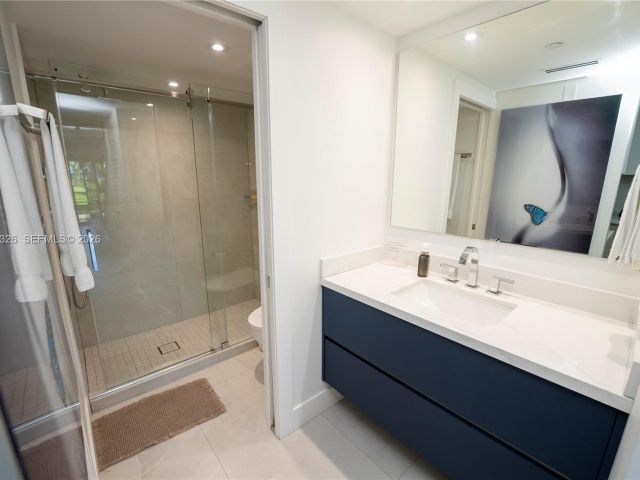 Дом в аренду по адресу 881 Ocean Dr TH15 - фото 7119500