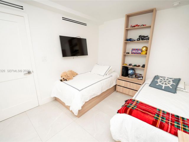 Дом в аренду по адресу 881 Ocean Dr TH15 - фото 7119502