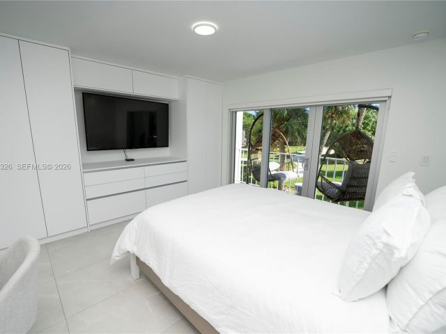 Дом в аренду по адресу 881 Ocean Dr TH15 - фото 7119508