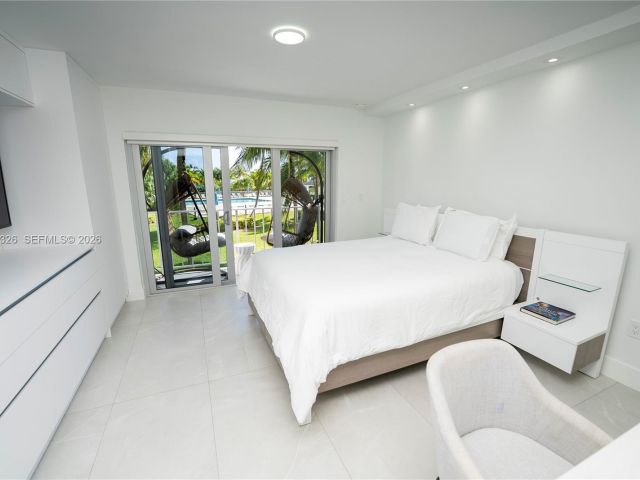 Дом в аренду по адресу 881 Ocean Dr TH15 - фото 7119509