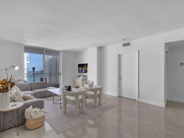 Квартира в аренду номер1606 - фото 7122410