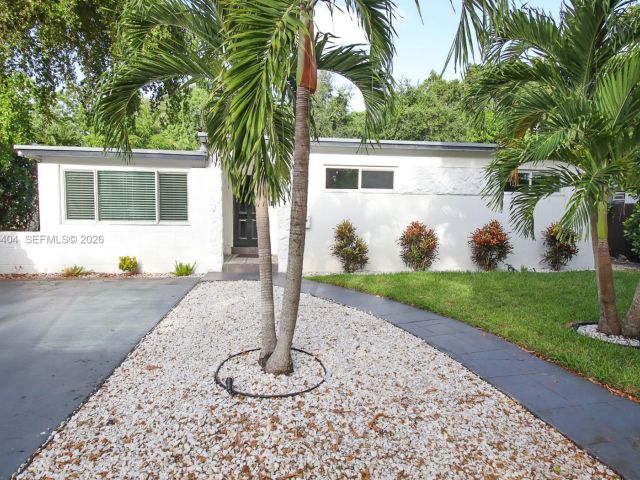 Дом в аренду по адресу 14325 NE 8th Ave - фото 7119286