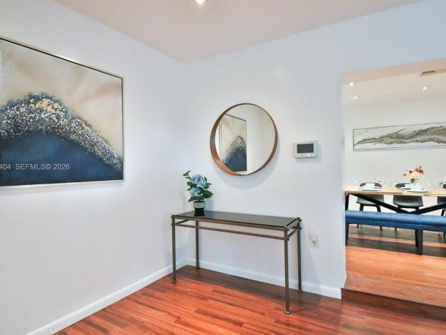 Дом в аренду по адресу 14325 NE 8th Ave - фото 7119306