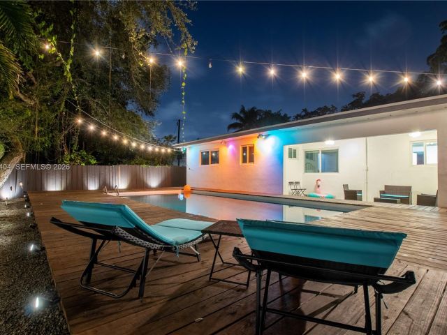 Дом в аренду по адресу 14325 NE 8th Ave - фото 7119319